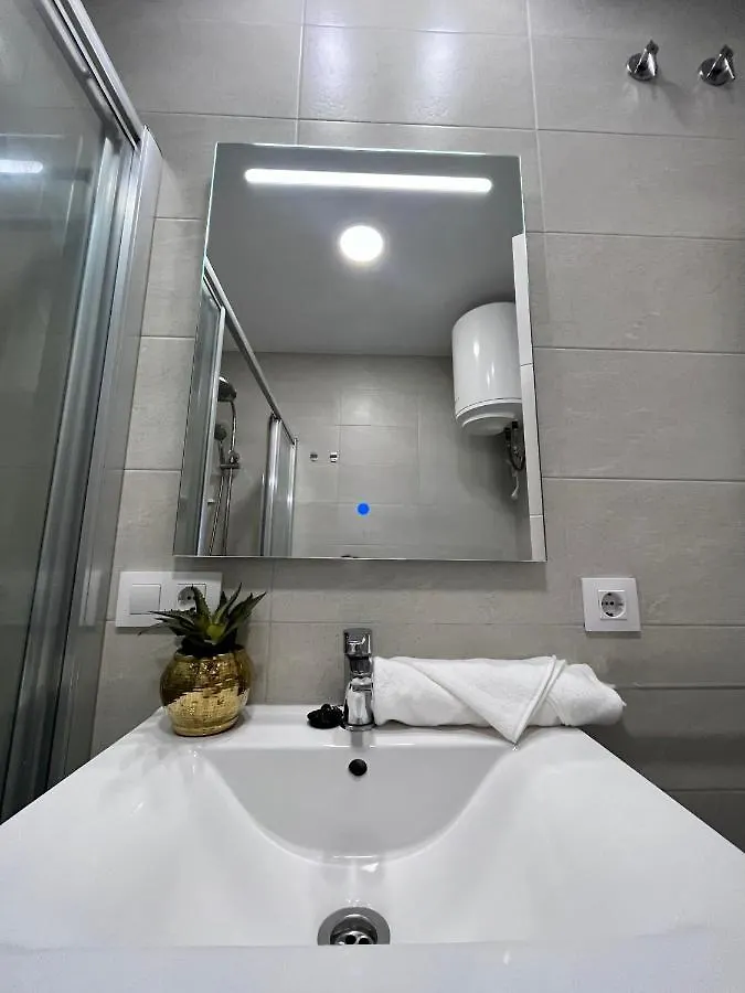 Apartment Gatu Villa Lucero, Preferente Mayores De 25 Anos Y Familias Cadiz